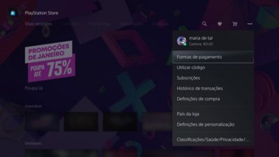 Representação do menu da PlayStation Store na PS5 com o ícone do menu de três pontos realçado no canto superior direito e o saldo da carteira dentro de um círculo.